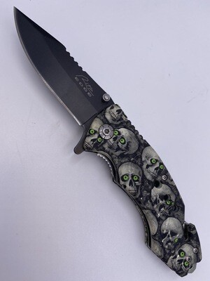 SKULLS W/ GREEN EYES STEEL KNIFE
