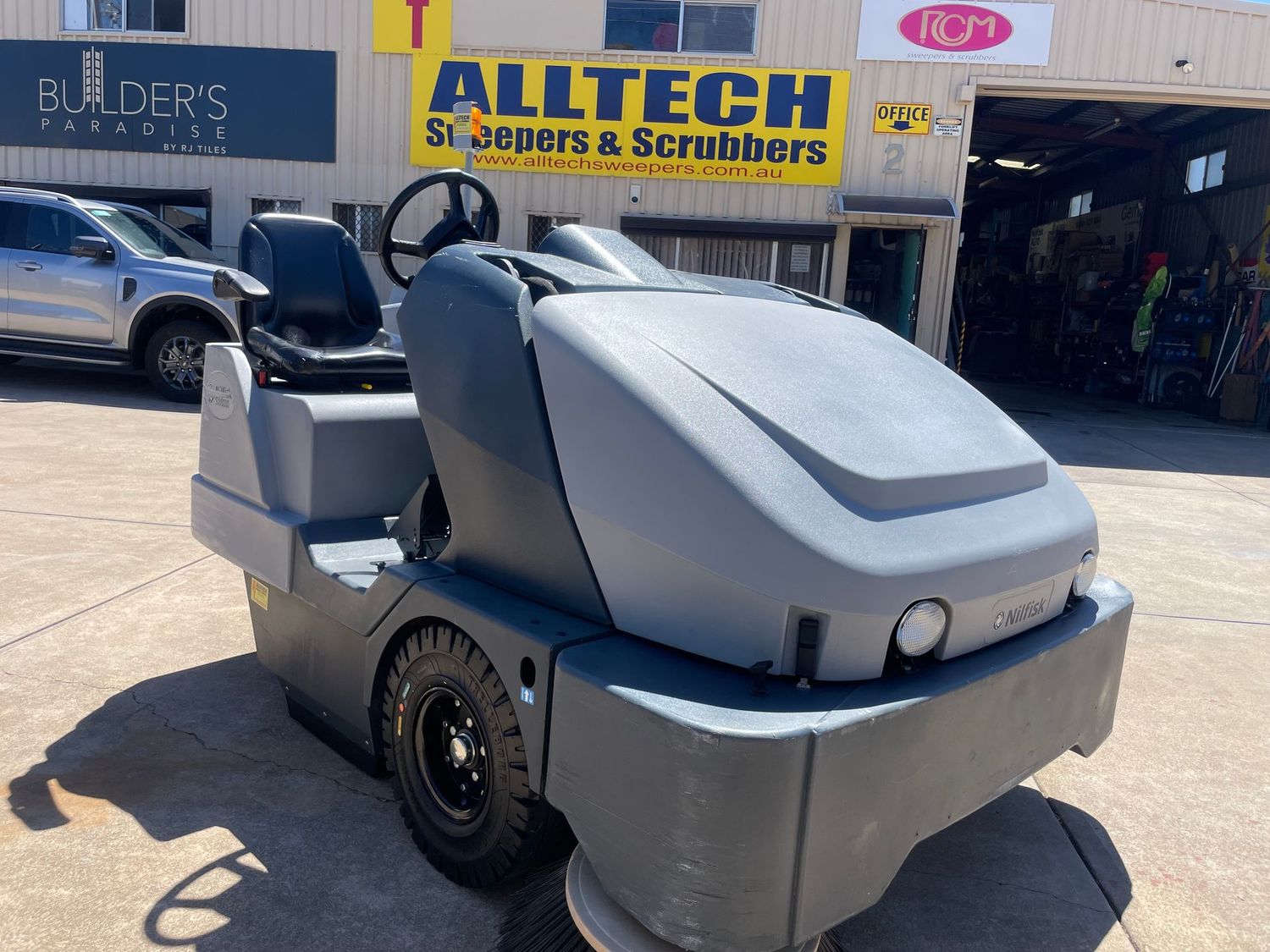 Bargain Nilfisk SW8000 LPG Sweeper  Why buy new ay 90K ? This used unit is only $29,999 +GST !