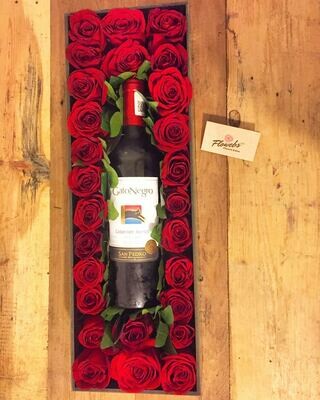 Caja de rosas con vino