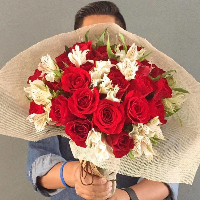 Bouquet tradicional de 24 Rosas