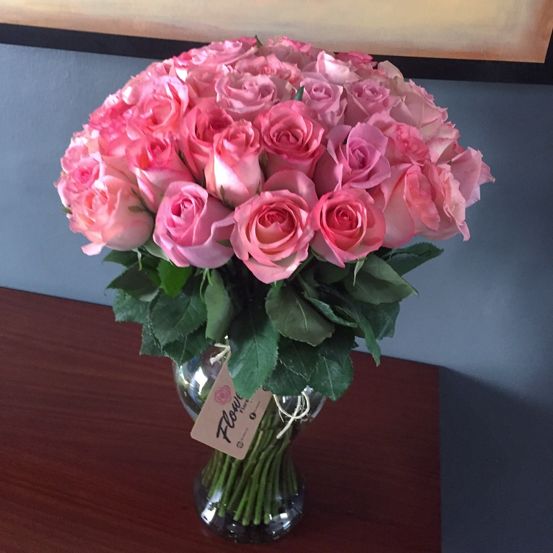 Jarron con 50 rosas