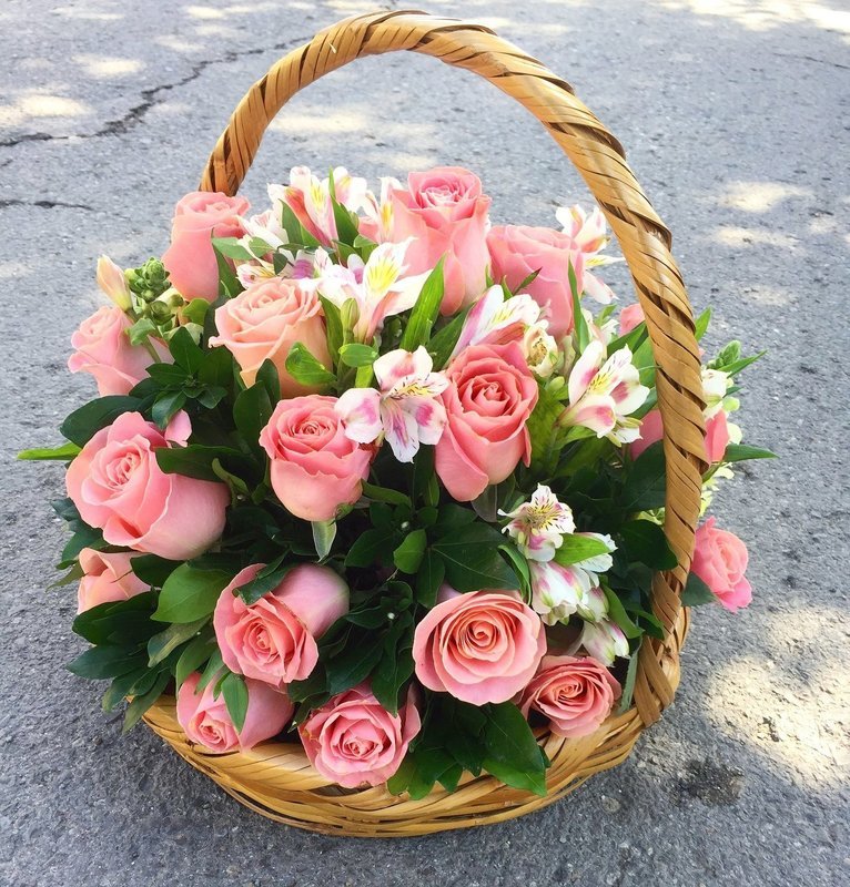 Canasta de 24 Rosas