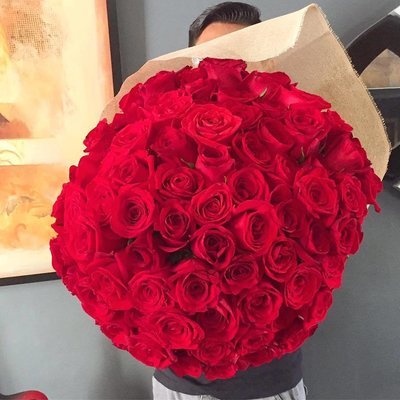 Bouquet tradicional de 100 Rosas