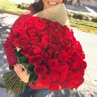 Bouquet tradicional de 100 Rosas