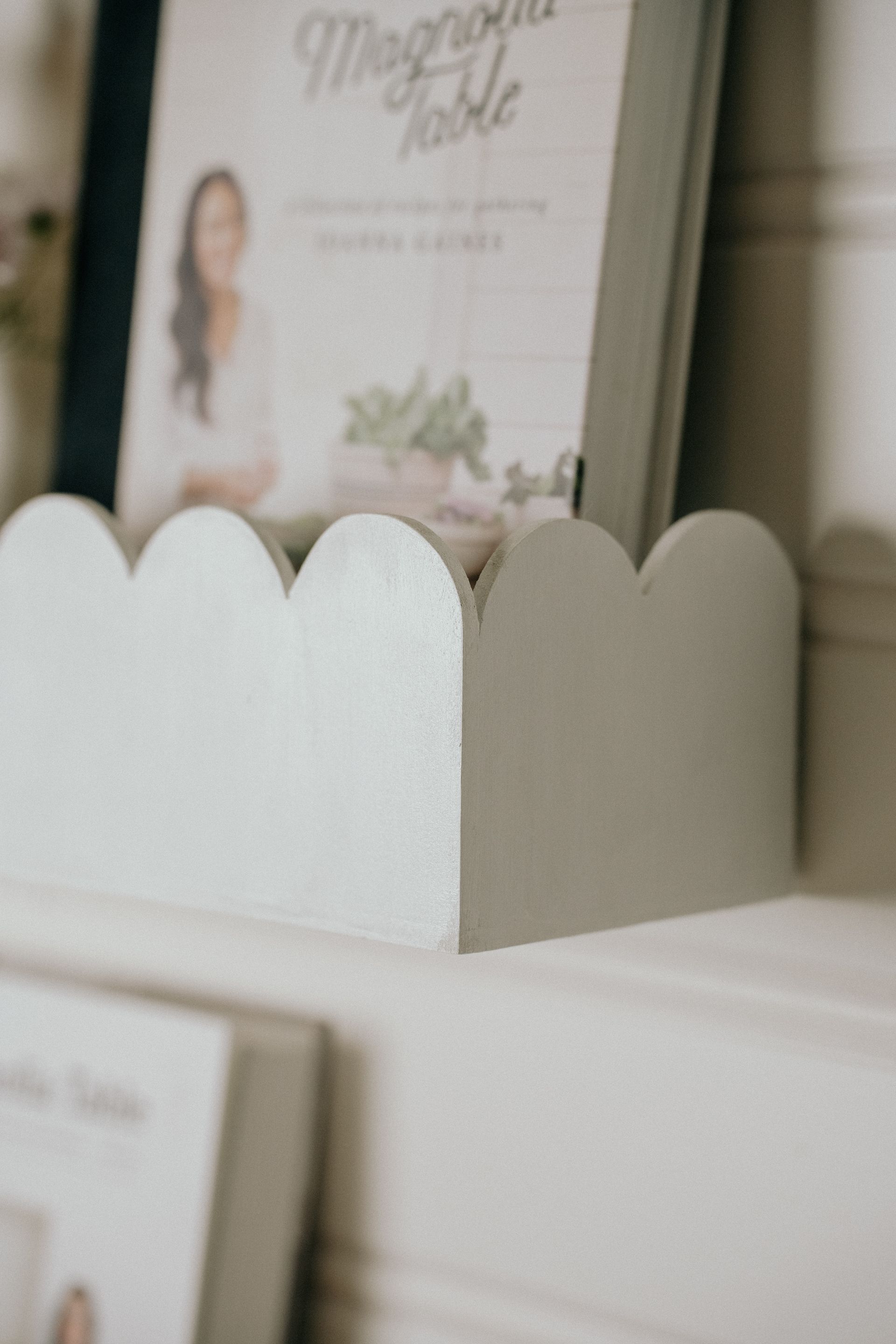 Reversible Scalloped Shelves