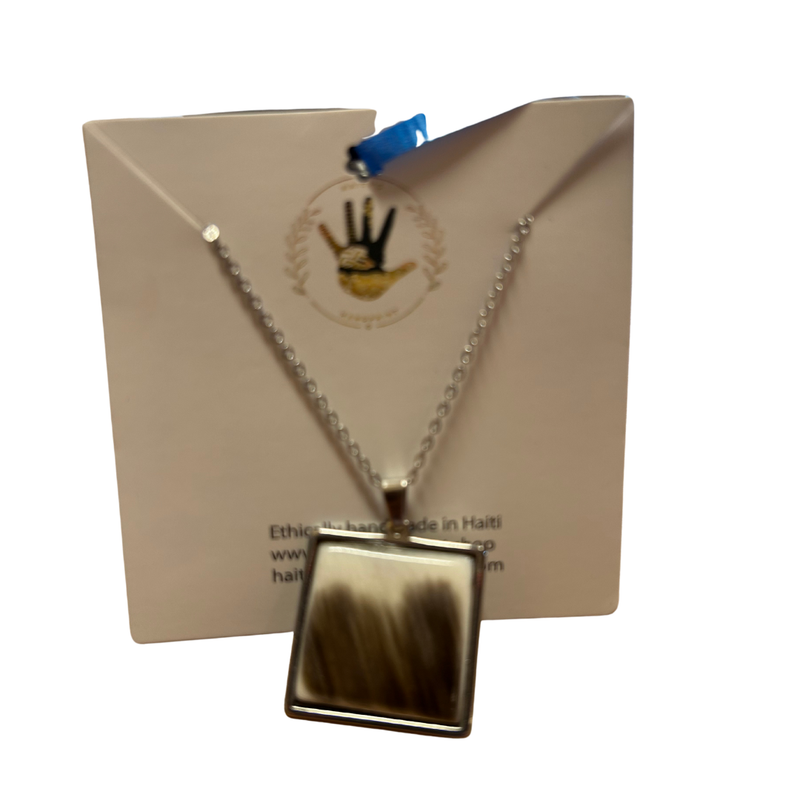 Lune Cow Horn Necklace