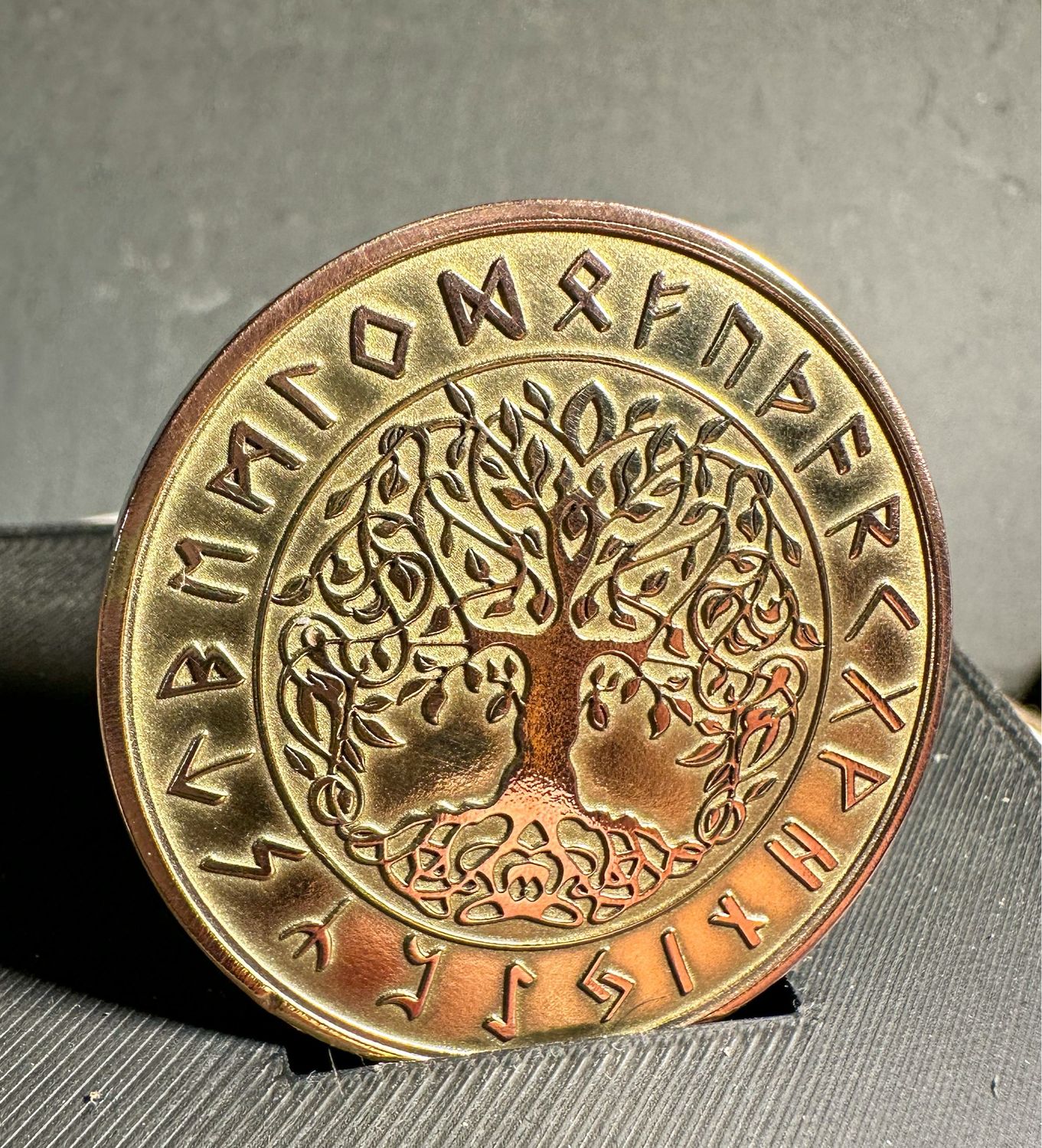 Golden Challenge Coin „Rune“