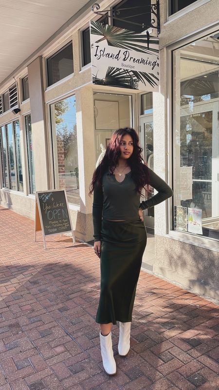 Split Vneck Cropped Tee