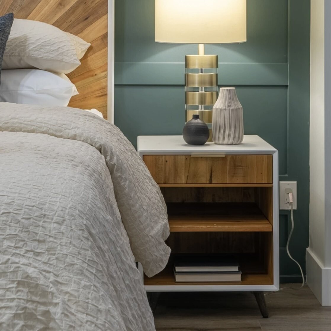 LH Casablanca Nightstand CB003