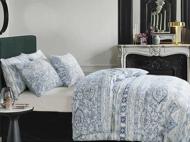 Duvet Cover Daniadown Jasmine King  w / Pillow Cases**
