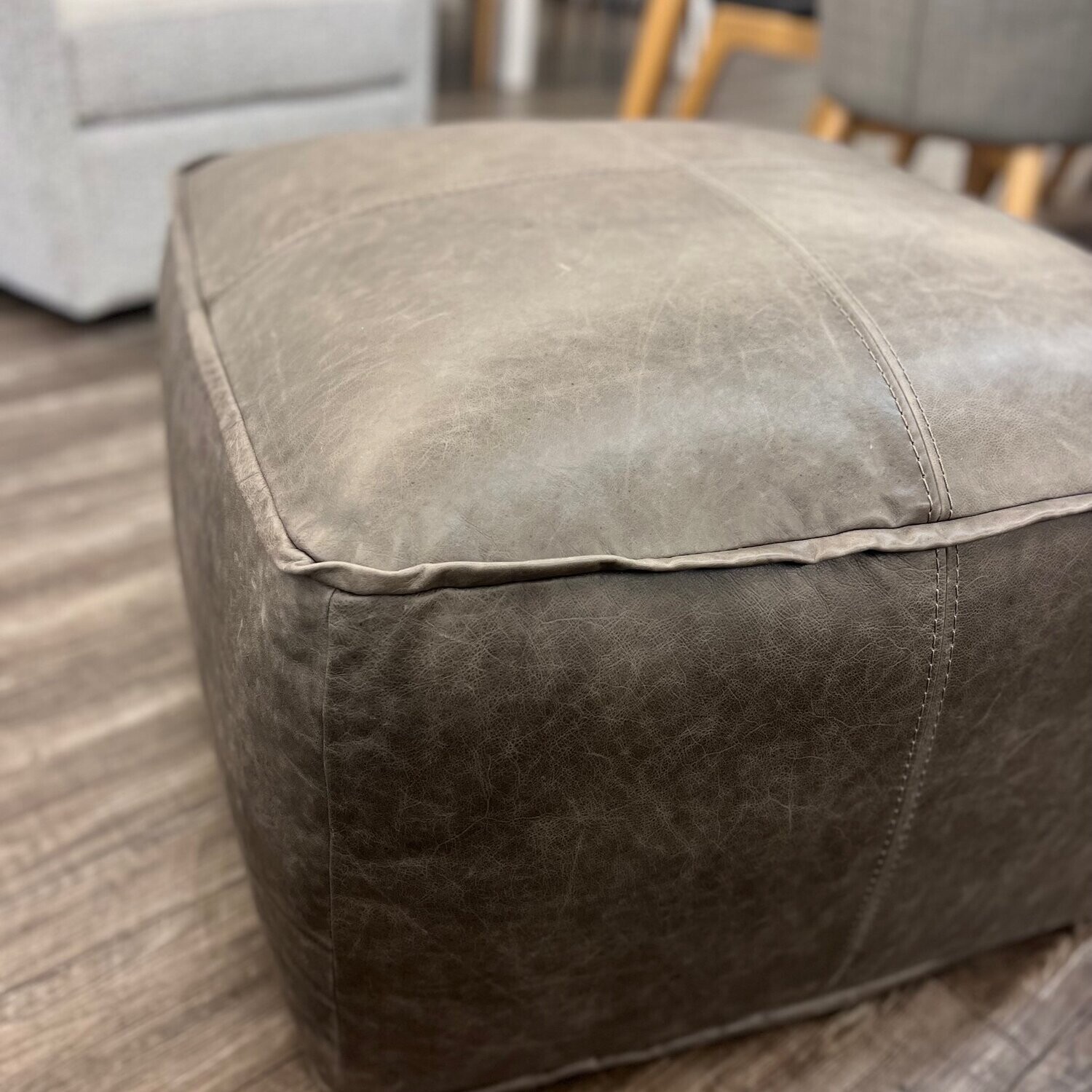 Stylus Brock Ottoman Saddlebag Lead