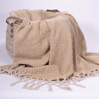 Throw AV Yoki 50 x 60 Dijon/Nat SA9876 DI Throw AV Yoki 50 x 60 Dijon/Nat SA9876 DI