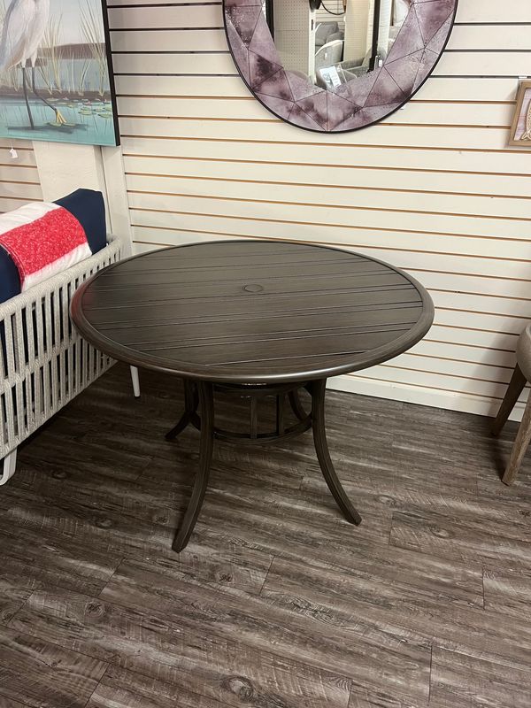 Ratana Arlington Dining Table Round 42”