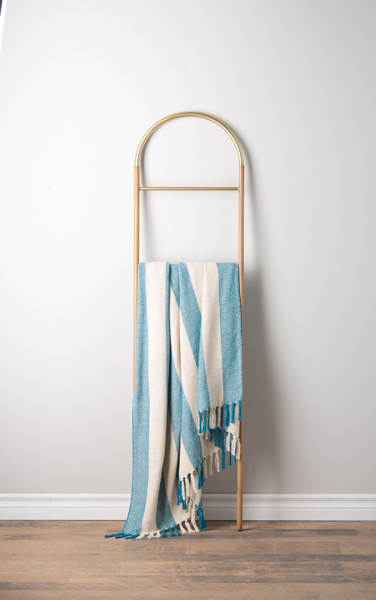 Throw Ganz Wide Stripe Blue/White CB187569