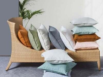Toss Cushion