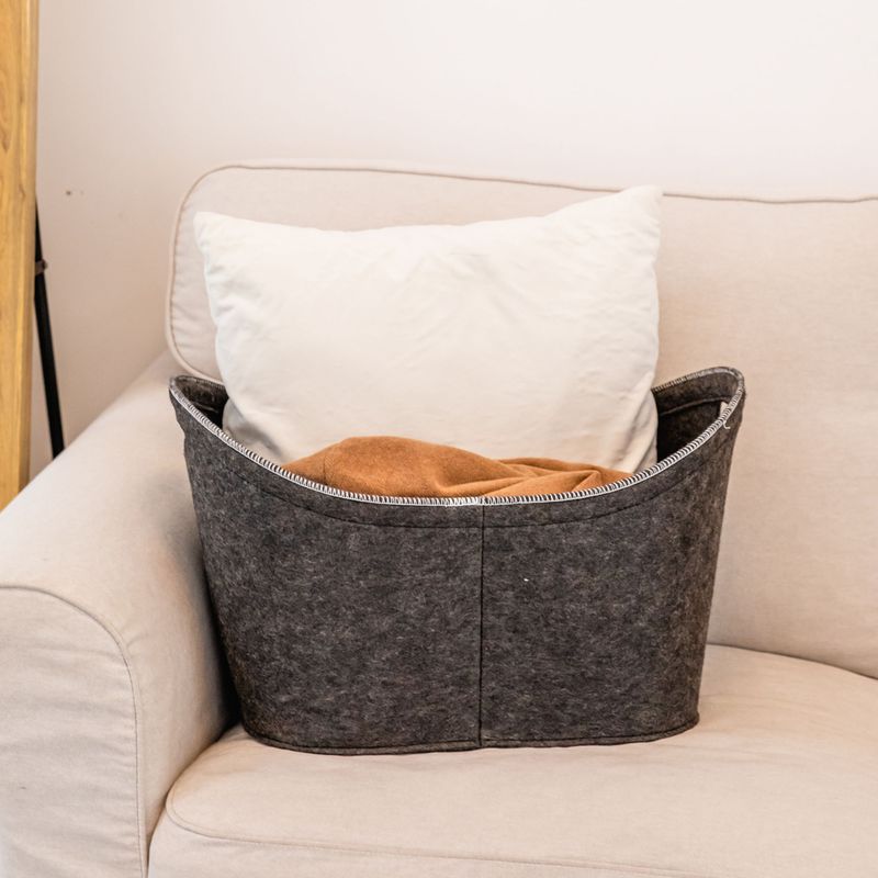 Basket Cathay Felt  Grey W / Handle 18 x 12.5 x 8 10-2584