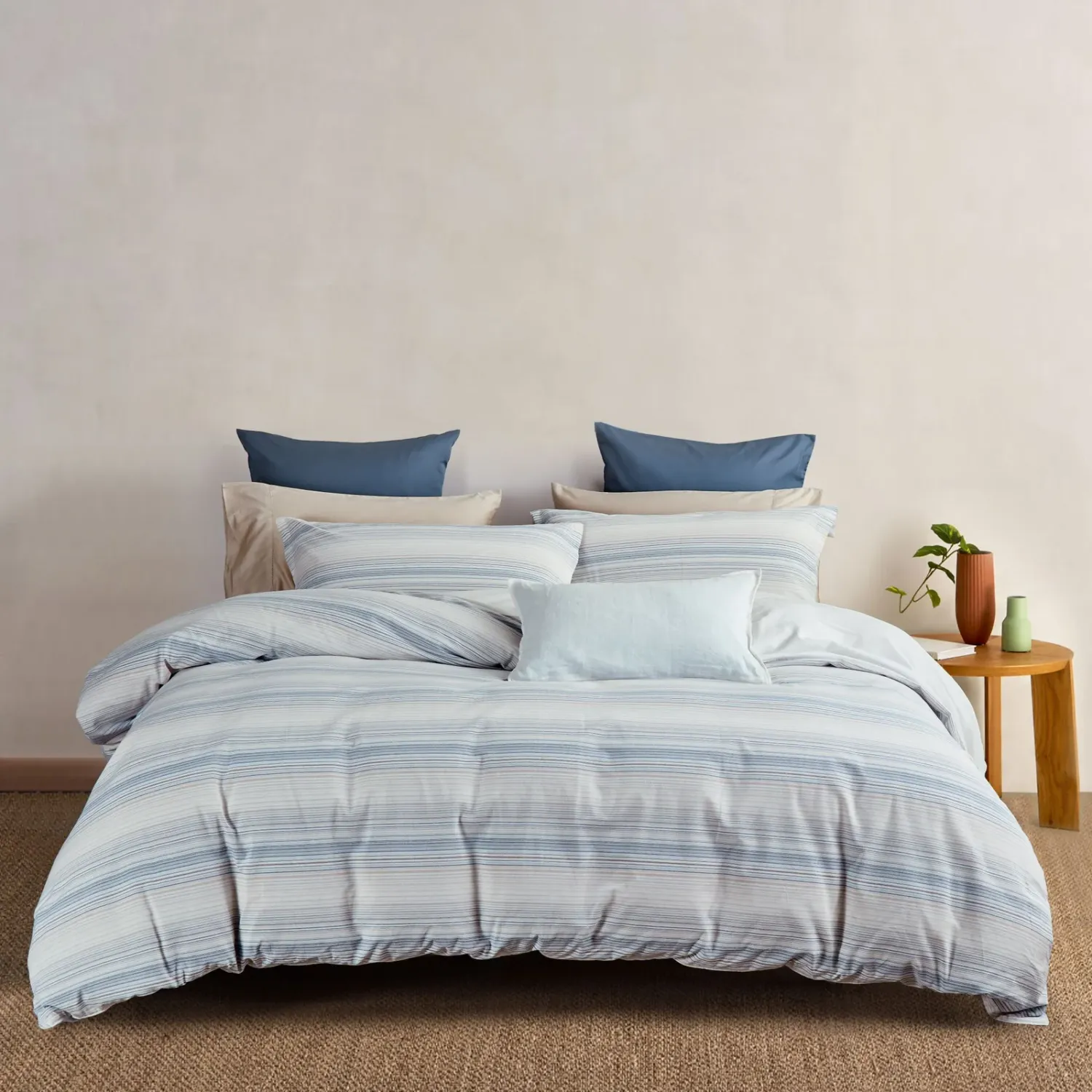 Duvet Cover Daniadown Laguna Queen  w / Shams