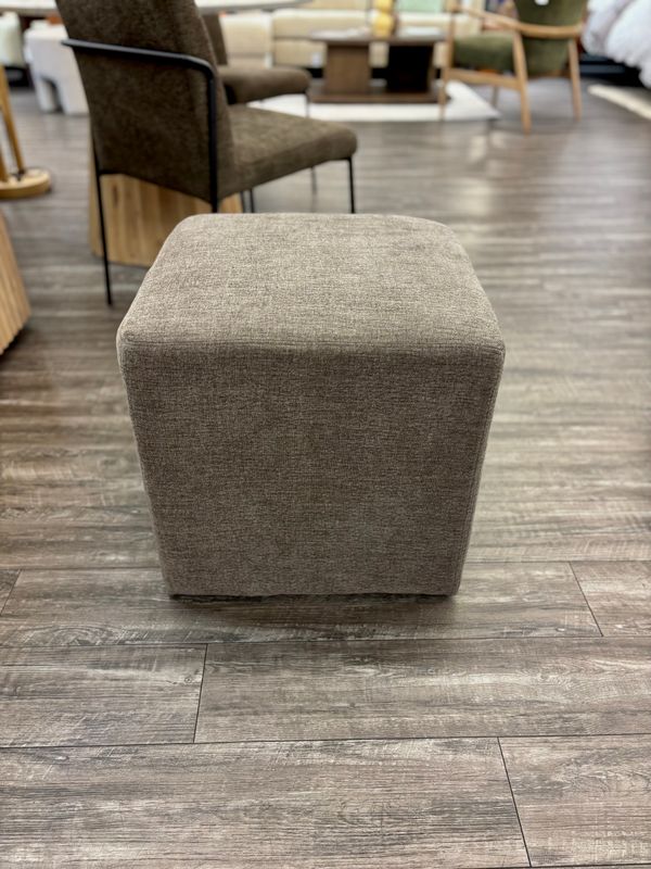 Stylus Cube Ottoman Levi Cafe (15)