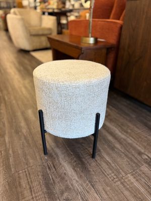 Stylus Peggy Ottoman Malibu Parchment (5) Stylus Peggy Ottoman Malibu Parchment (5)