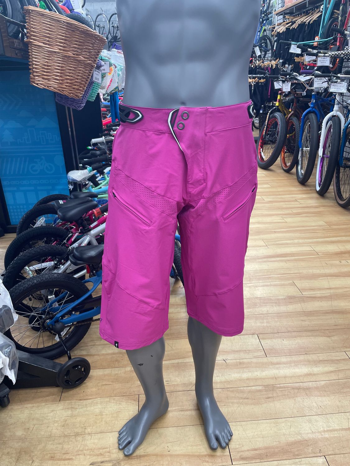 Specialized Demo Pro Short Berry Mens 34 **SALE** Reg. $69.99