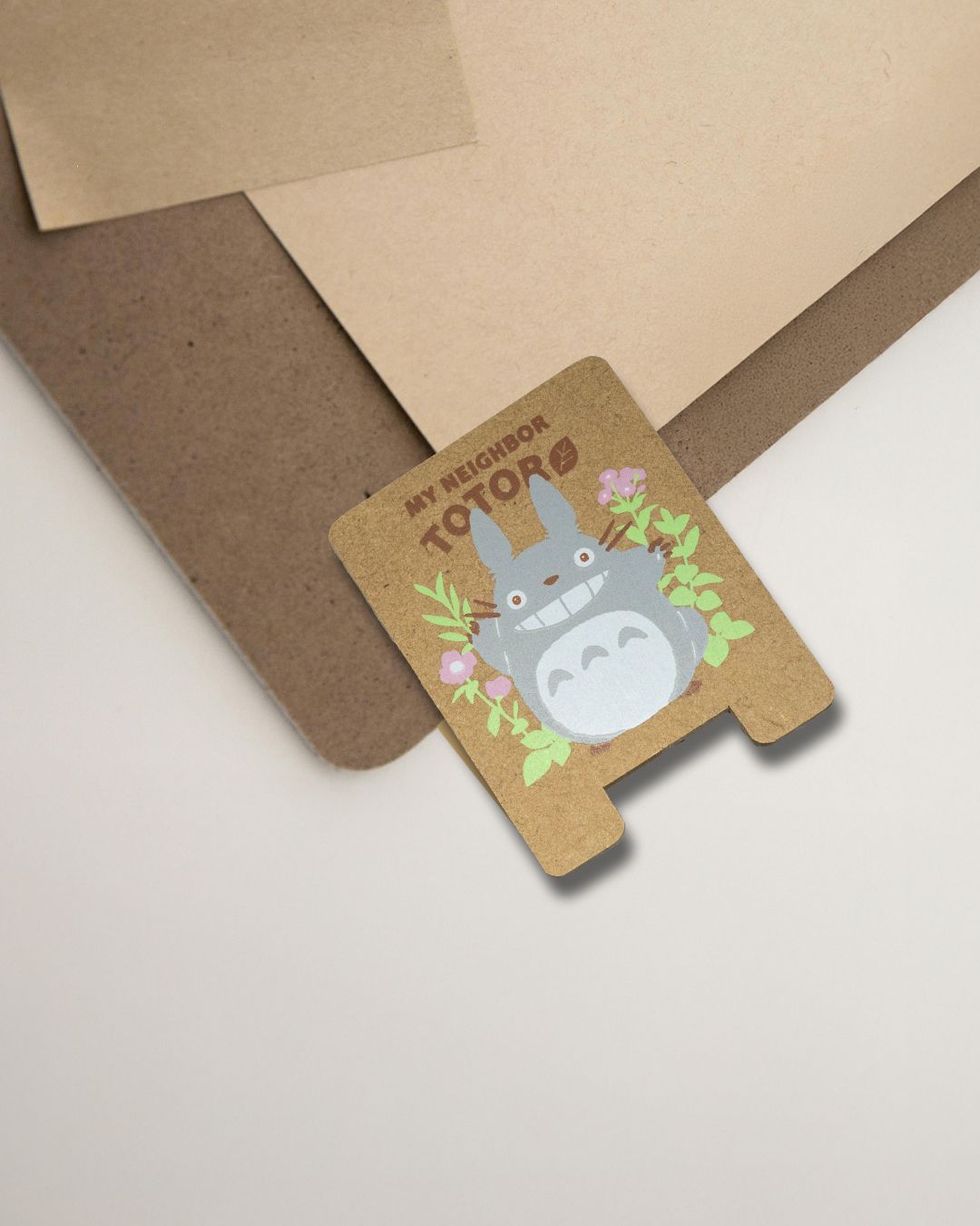 Totoro Wooden Stand Clip Design B