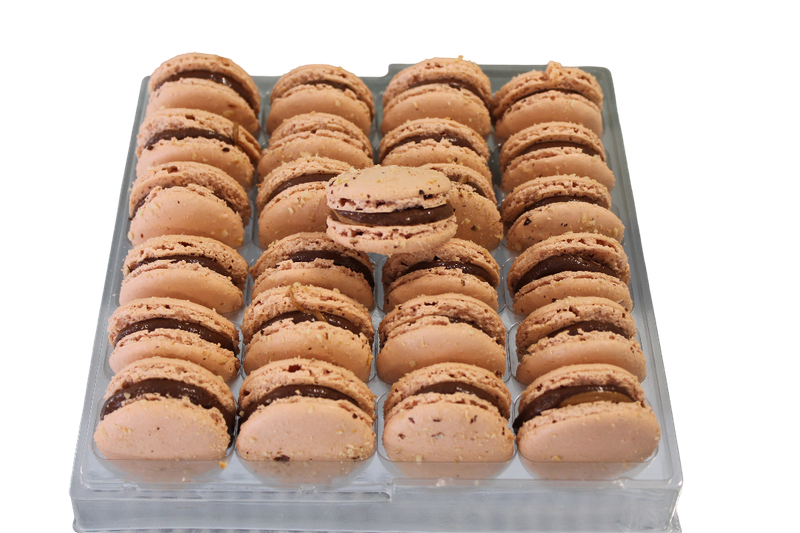 24 macarons Praliné noisette
