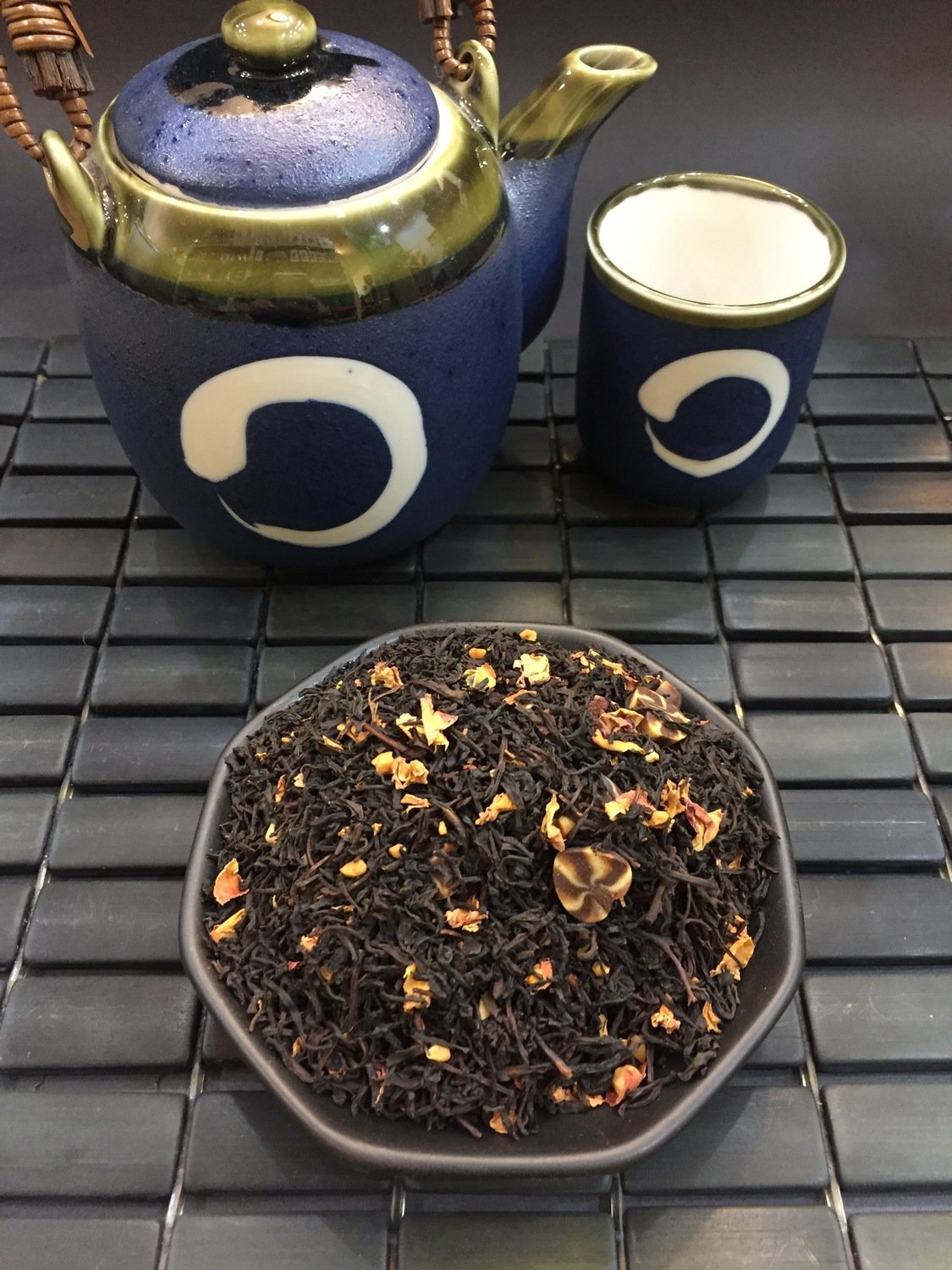 Black Tea Praline De Champagne