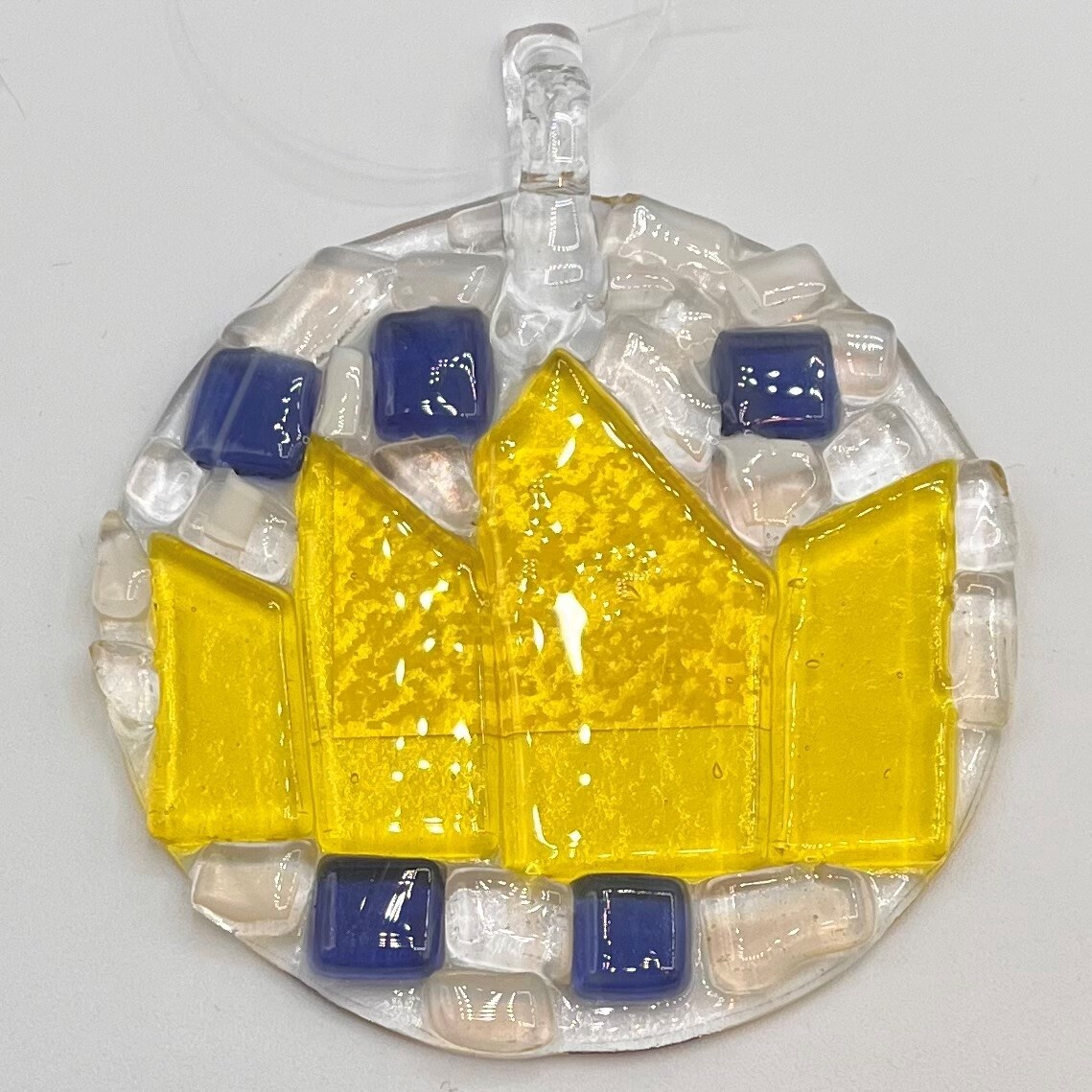 Mallory Miller, Yellow and purple desgined suncatcher