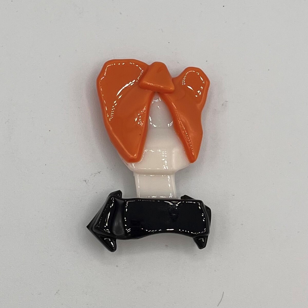Mallory Miller, Ginger witch glass magnet