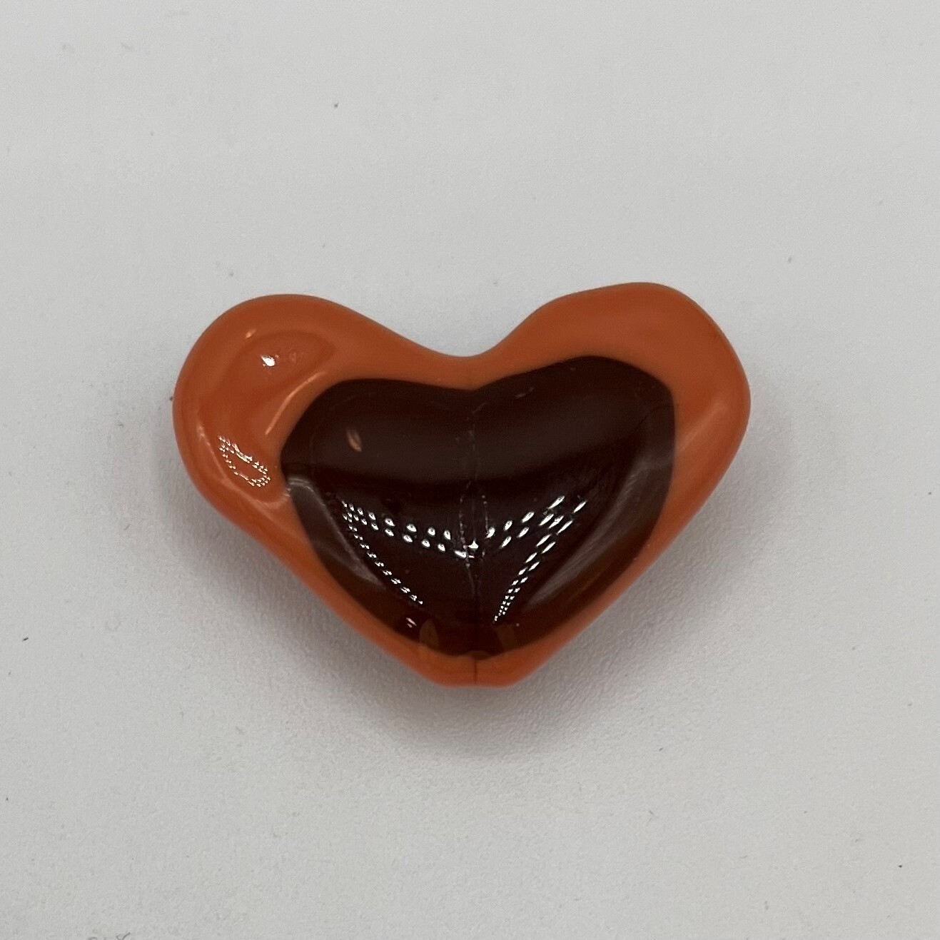 Erin Williams, Two-toned brown heart glass magnet