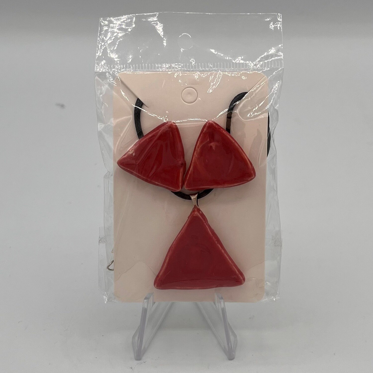 David Smyth, Red triangles ceramic jewelry