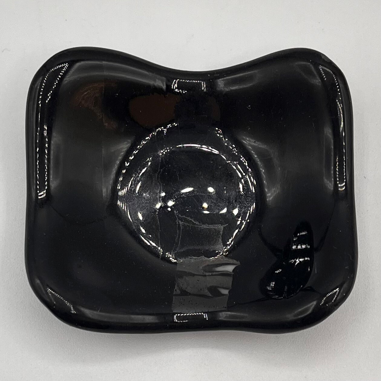Alphonso Rowe, Black glass ring dish