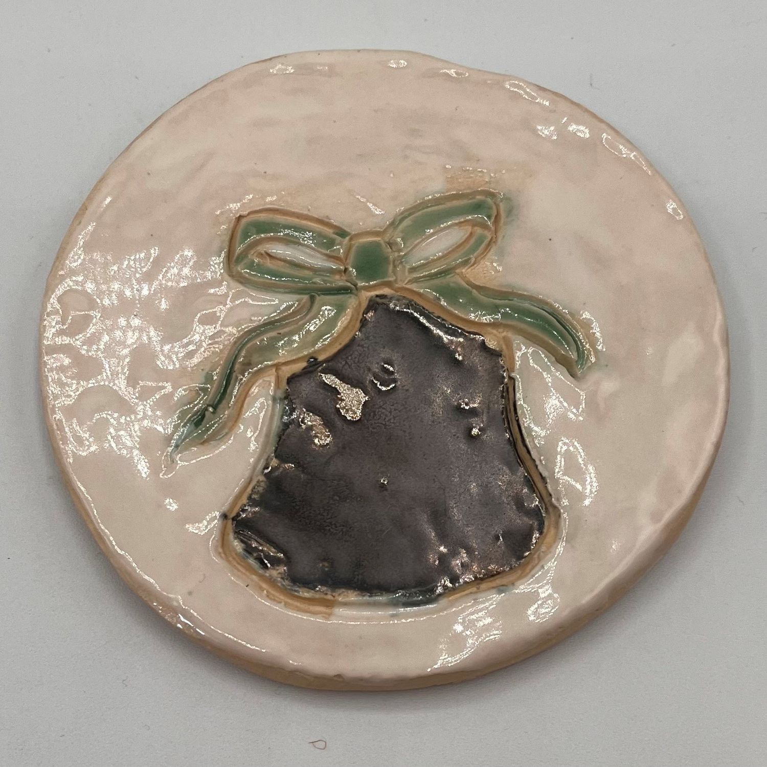 Dale Murphy, Ceramic green bow bell coaster