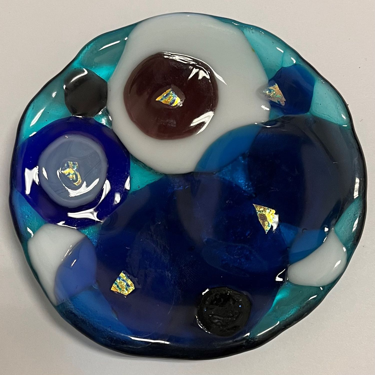 Liz Pfeiffer, Small Glass Dish, Blue and White Circles on blue background