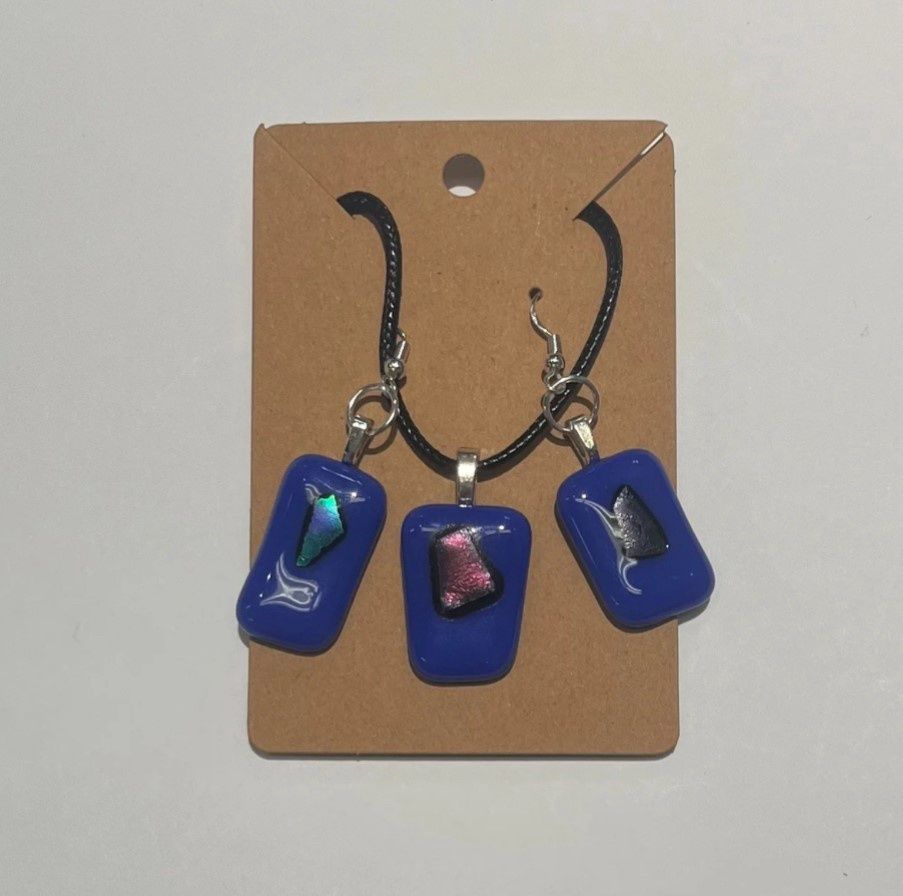 Alphonso Rowe, Blue rectangle glass jewelry set