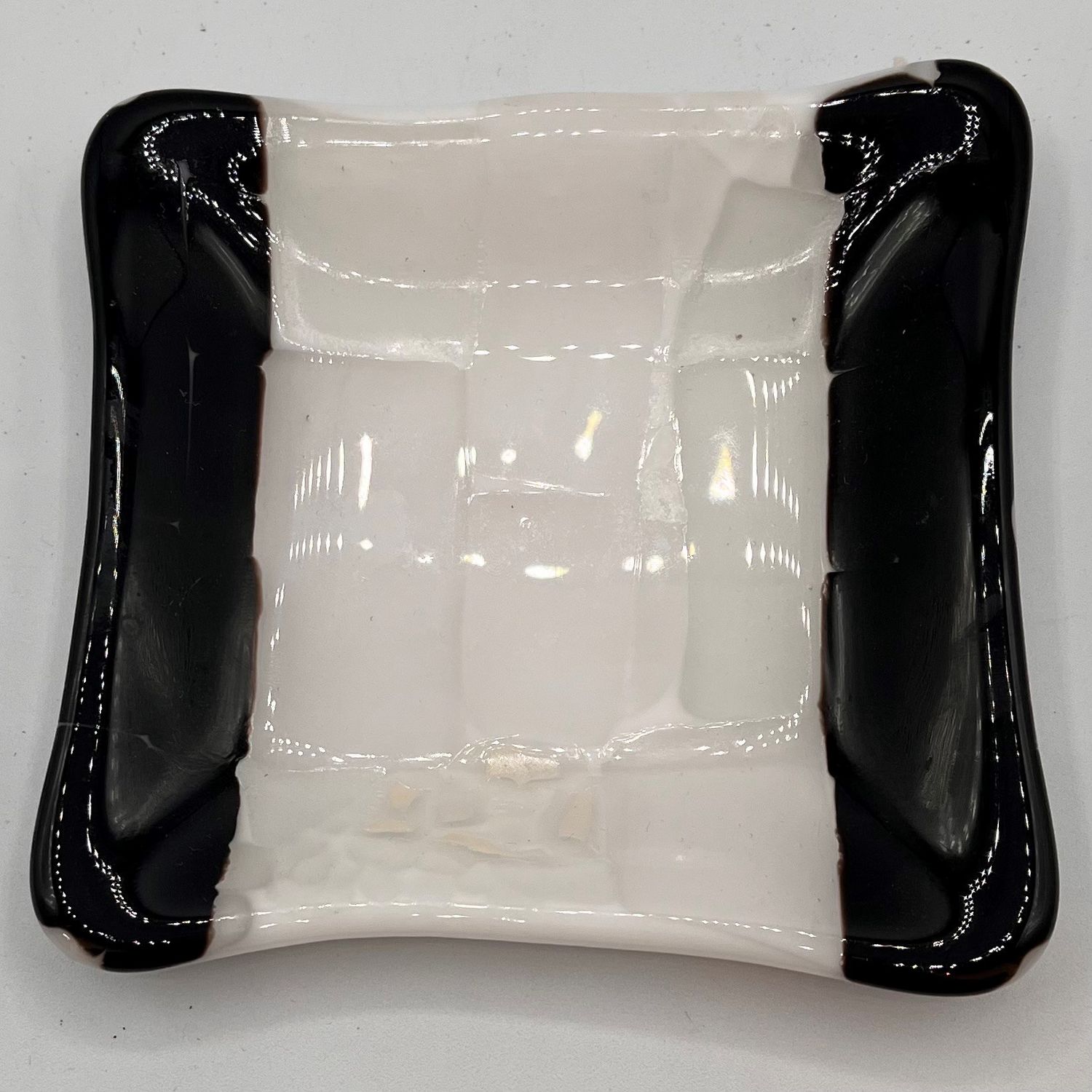 Andrea Walker, Black and white glass dish