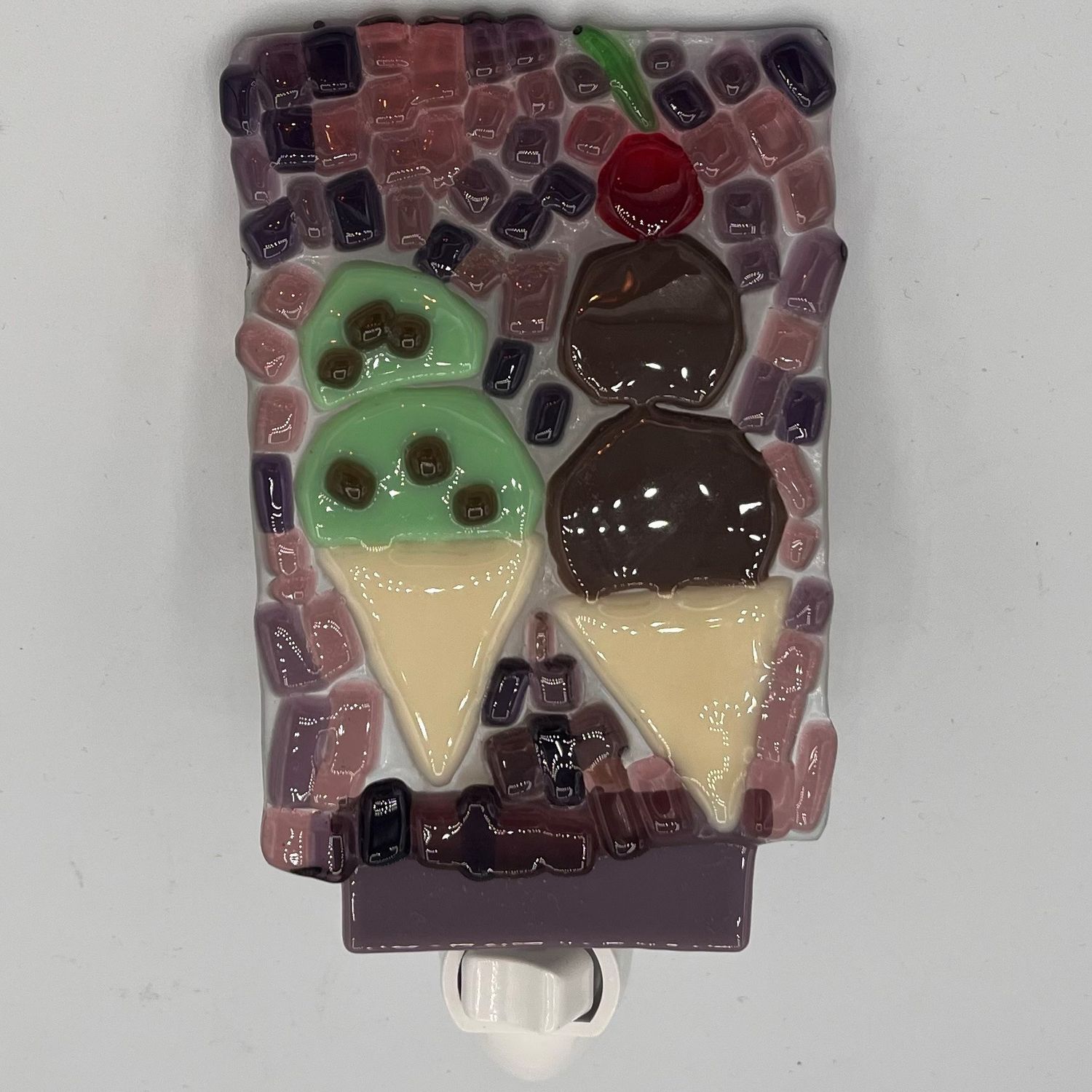 Kathryn Feldmann, Fused Glass Nightlight, Chocolate and Mint Chocolate Chip Ice Cream Cones