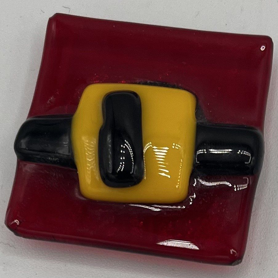 Alaina Weeks, Fused Glass Magnet, Santa&#39;s Belt