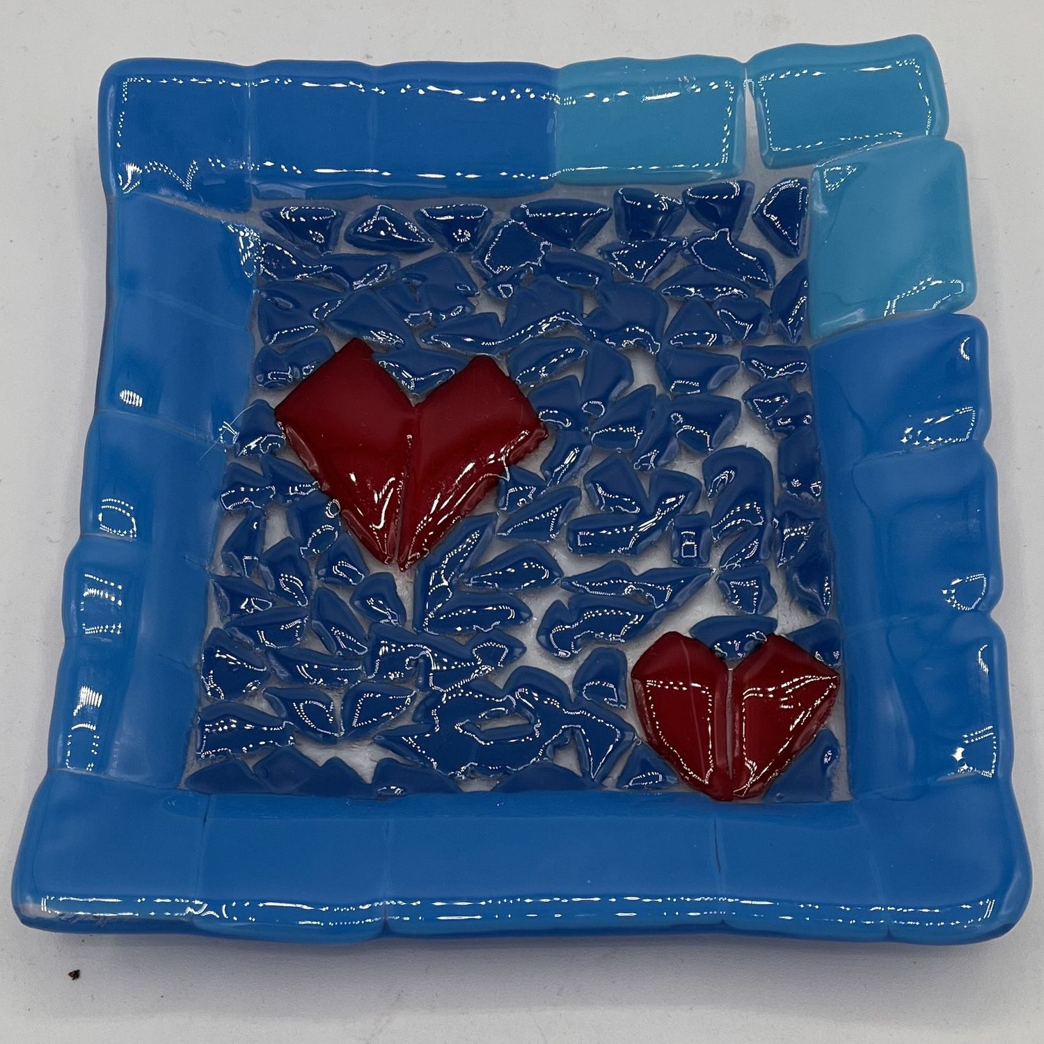 Evan Pohlman, Fused Glass Dish, Red Hearts on Blue Background