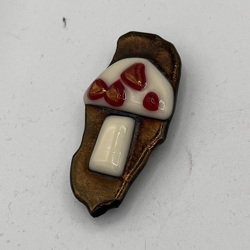 Kenny Needham, Fused Glass Magnet, Small White Mushroom 2