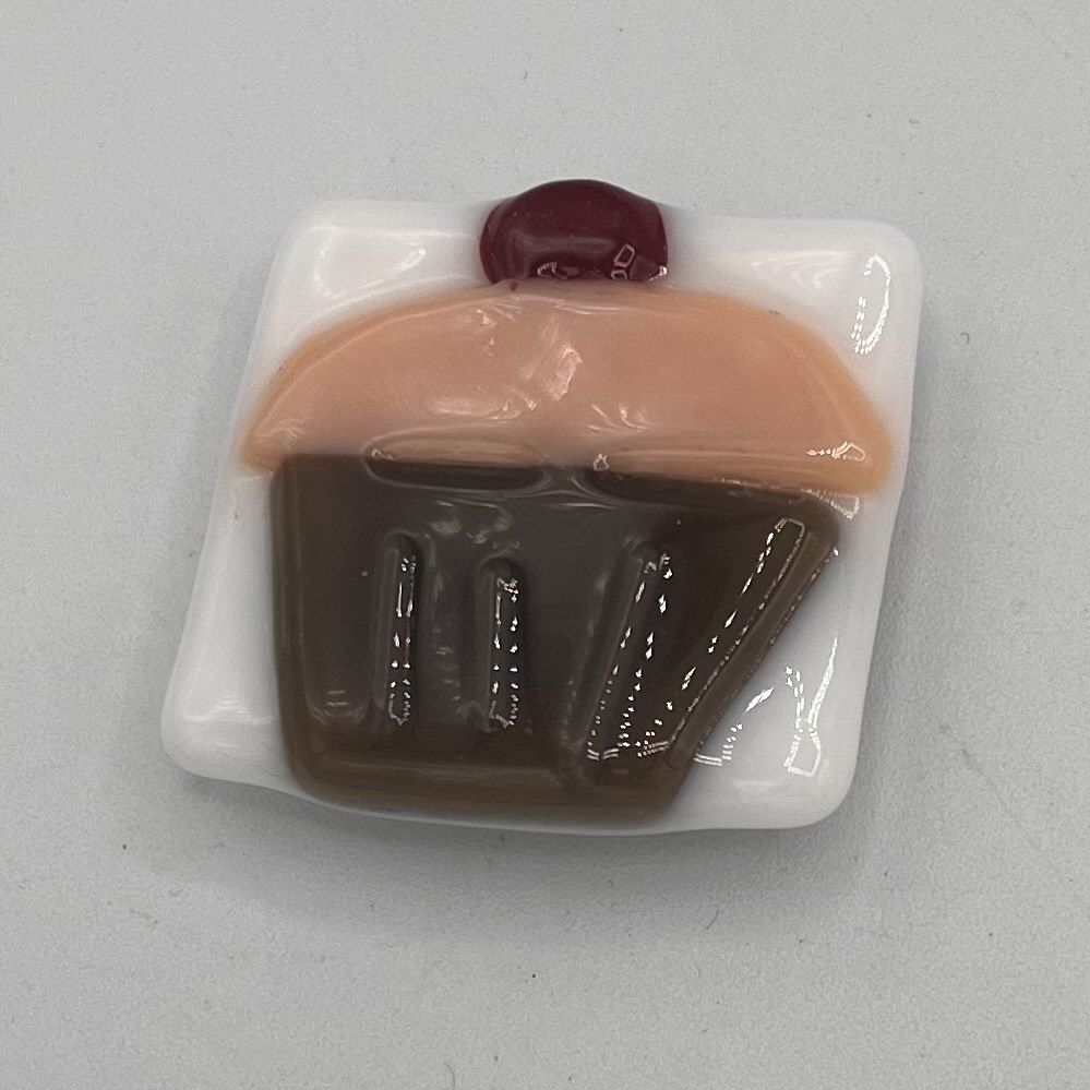 Lori Lefferts, Fused Glass Magnet, Cupcake