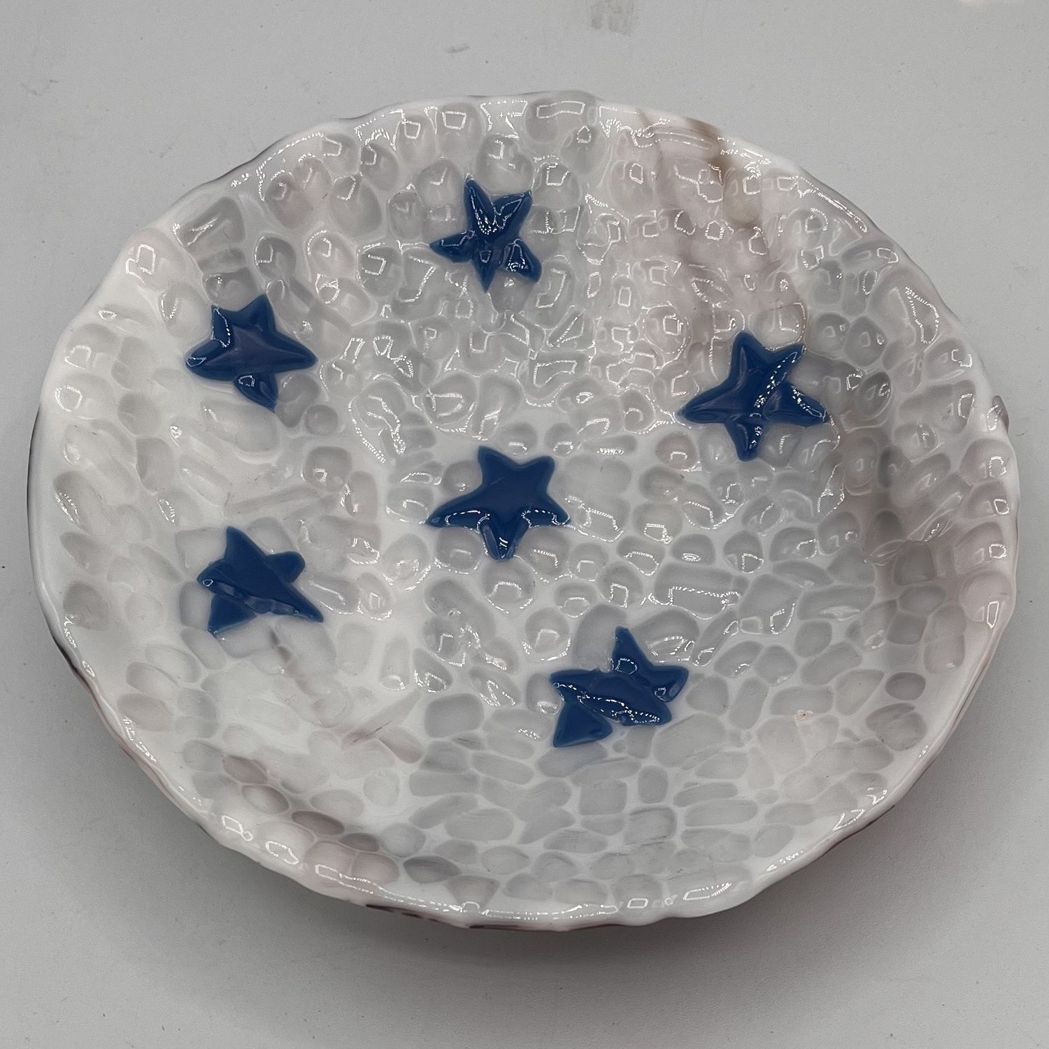 Kenny Needham, Fused Glass Bowl, Blue Stars on White Background