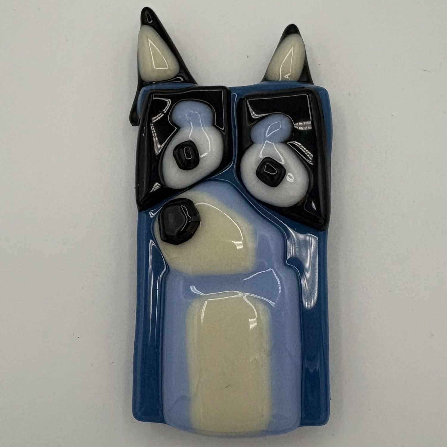 Annie Baxter, Fused Glass Magnet, Blue and White Dog