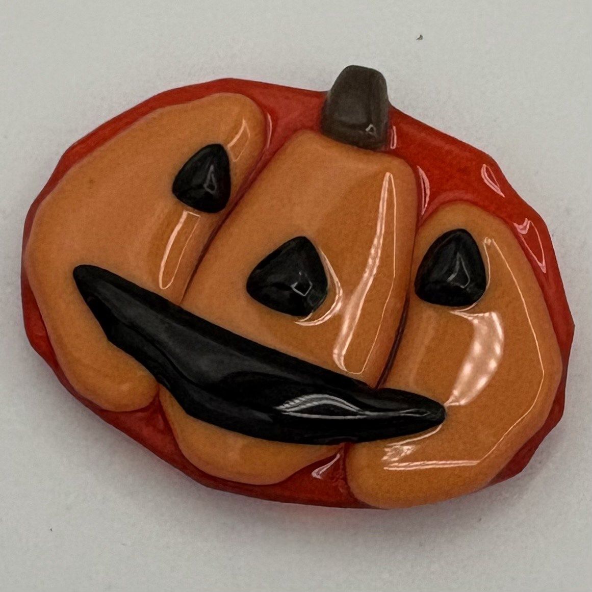 Alaina Weeks, Fused Glass Magnet, Happy Jack-O-Lantern 1