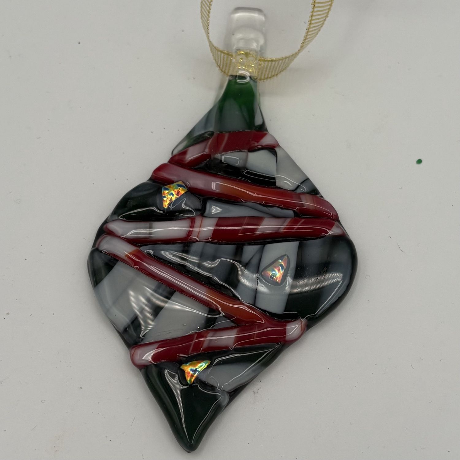 Liz Pfeiffer, Fused Glass Ornament, Small Red, Green and White Design 1