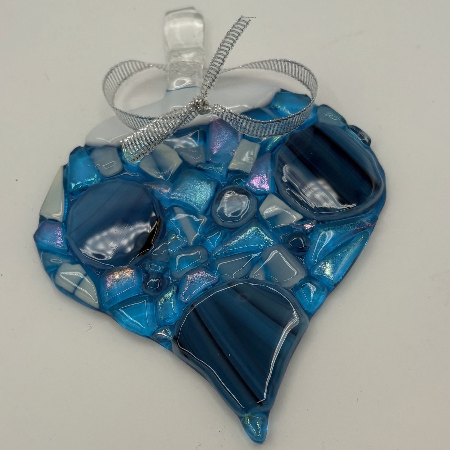 Liz Pfeiffer, Fused Glass Ornament, Blue and White Traditional Design 2