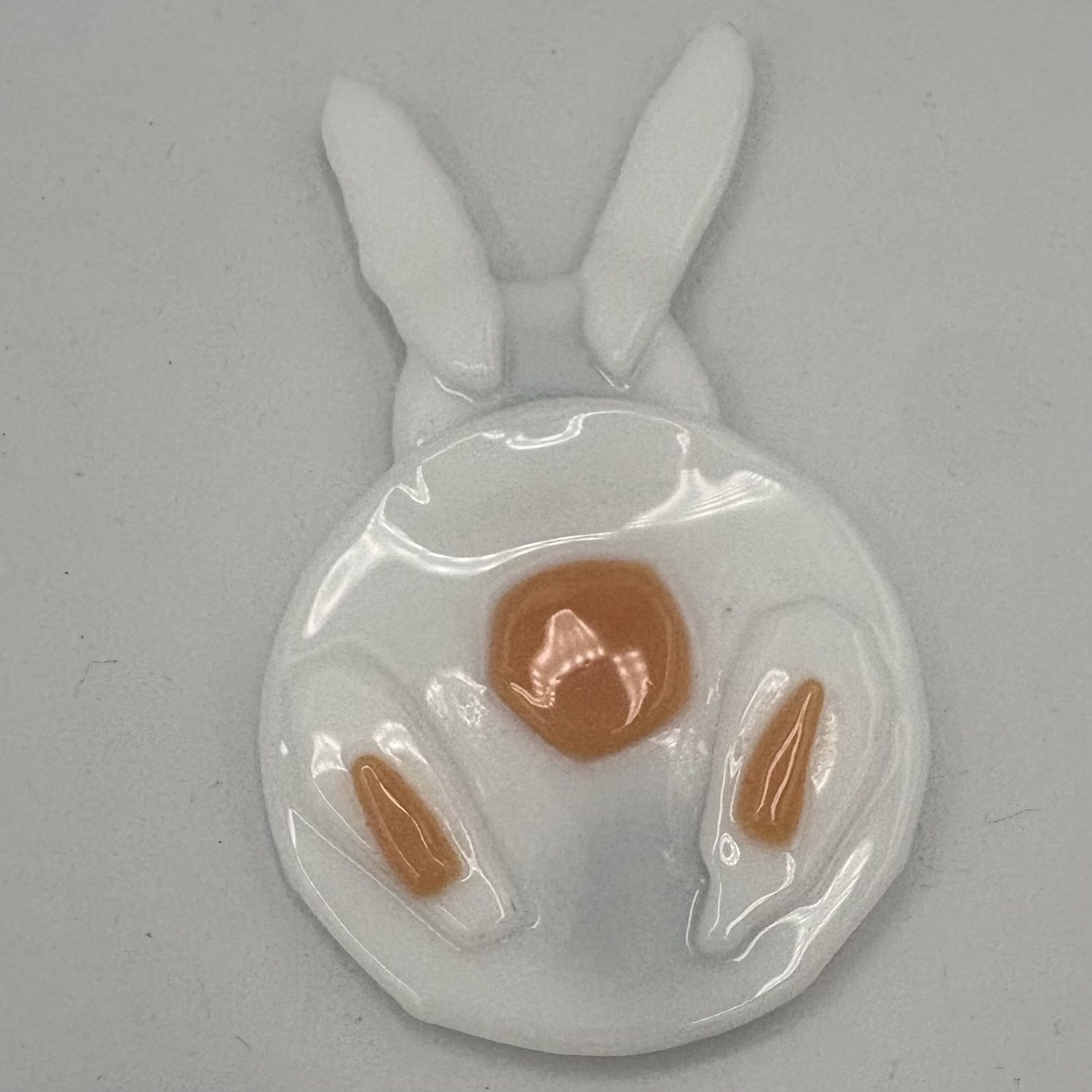 Lori Lefferts, Fused Glass Magnet, Bunny