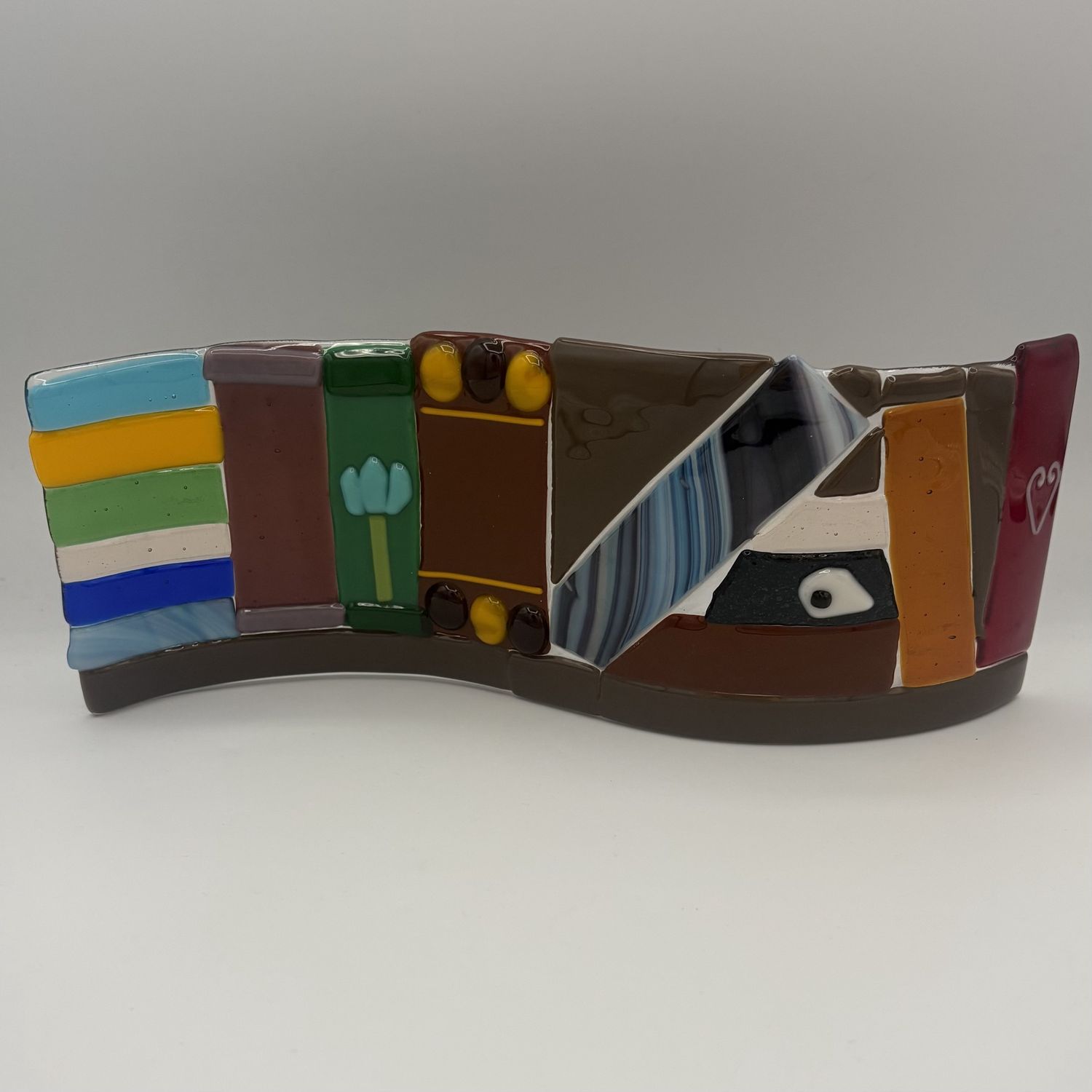 Sarah Alward, Wavy Glass Stand Piece, Bookshelf