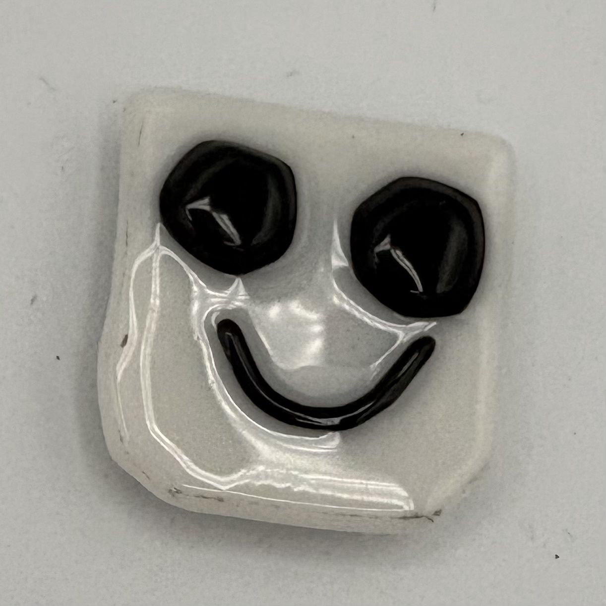 Sarah Brown, Fused Glass Magnet, Smiling Face