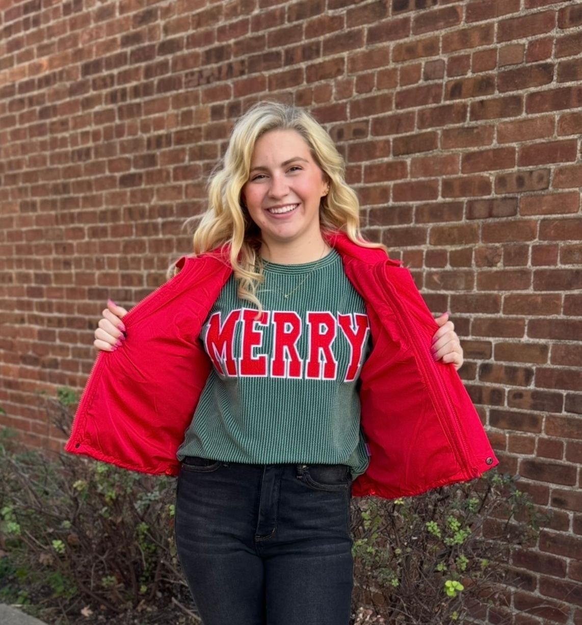 Twisted Rib Merry Graphic